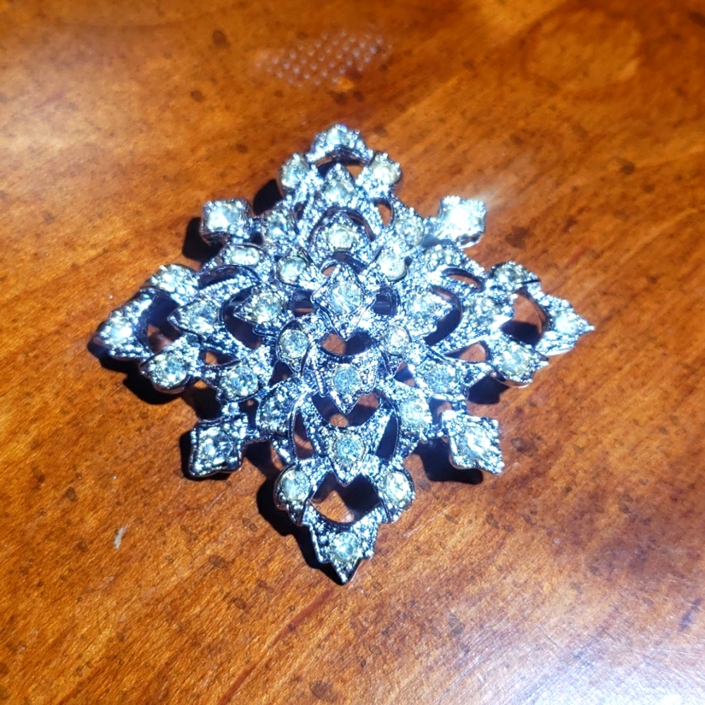 Vintage Snowflake Brooch
